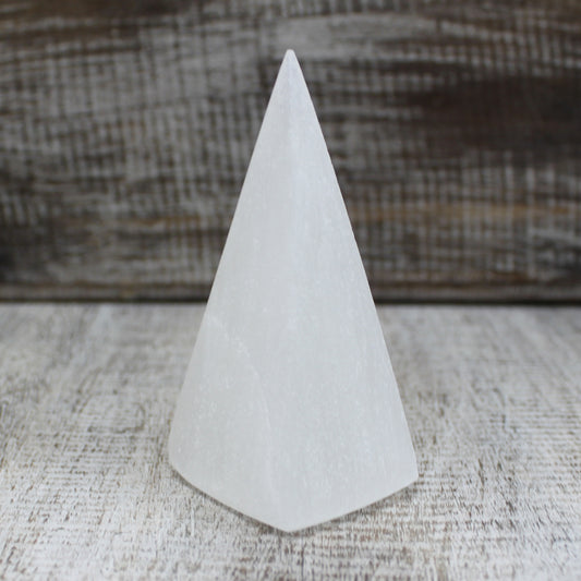 Selenitpyramide - 10 cm