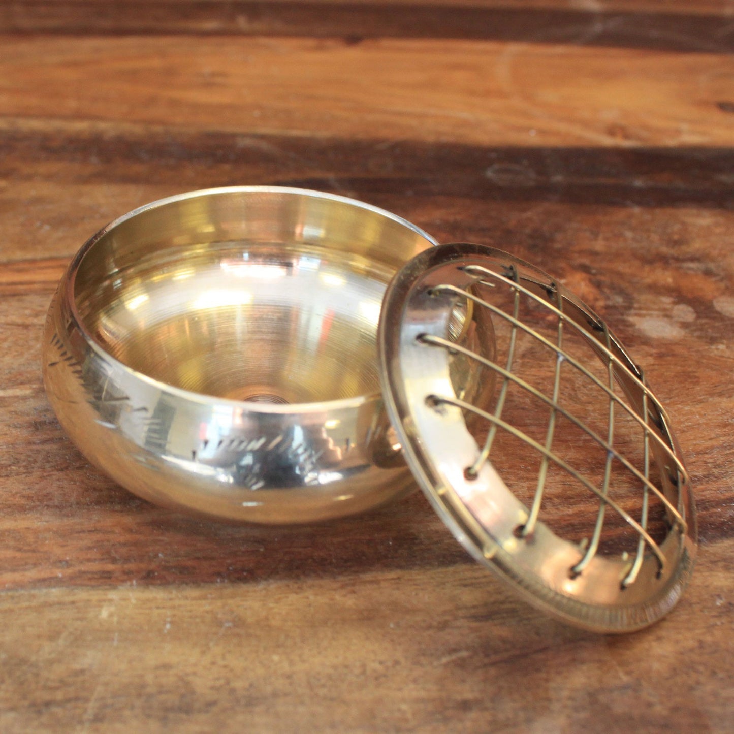 Räuchergefäß aus Holzkohle