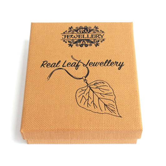 Ensemble collier et boucles d'oreilles - Fiche de valeur - Étain