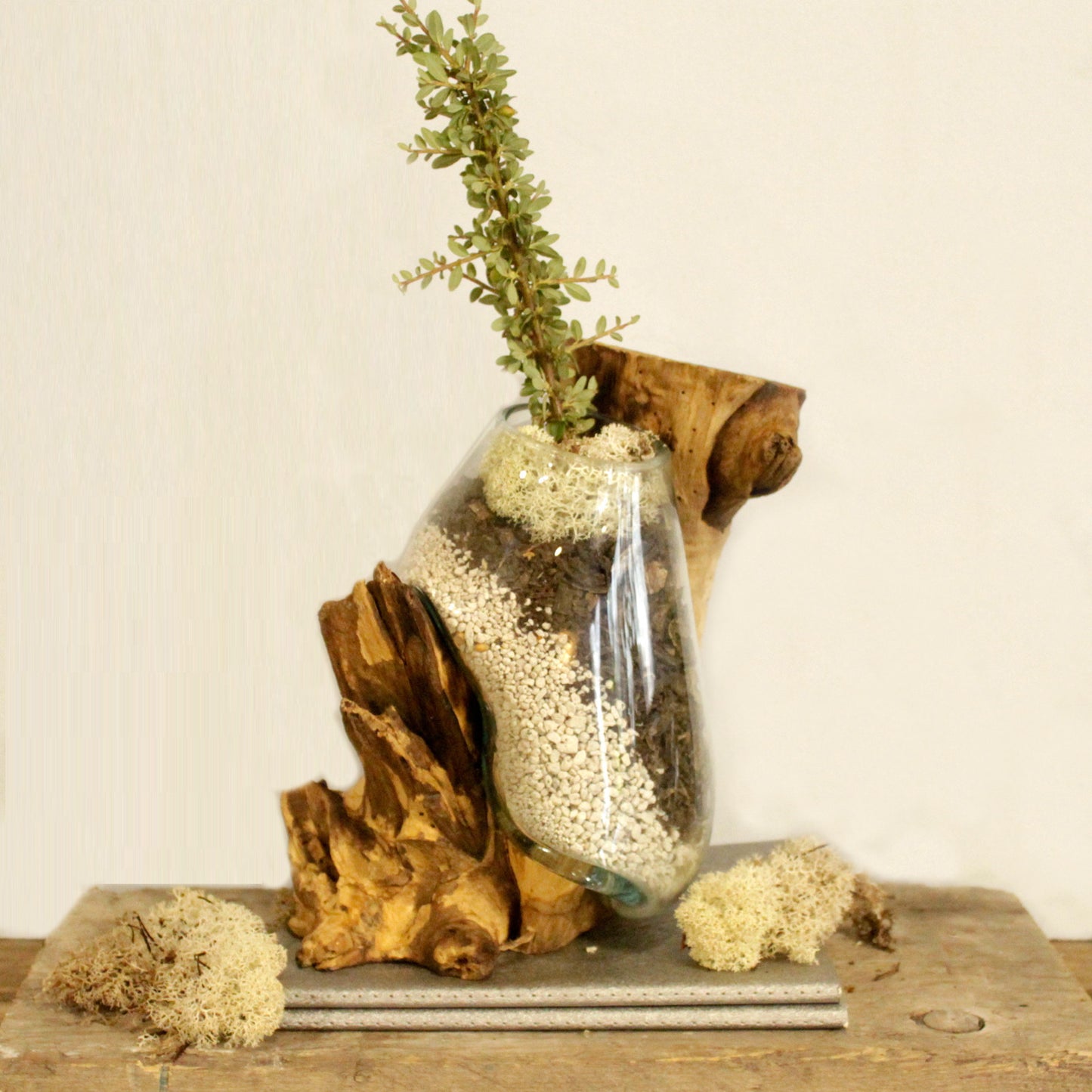 Geschmolzenes Glas auf Holz - Hängende Schale