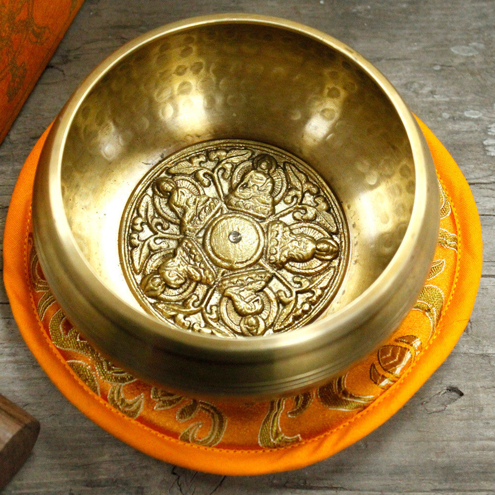 Tibetisches Klangschalen-Set – Fünf Buddhas, 10 cm (mindestens 400 g)