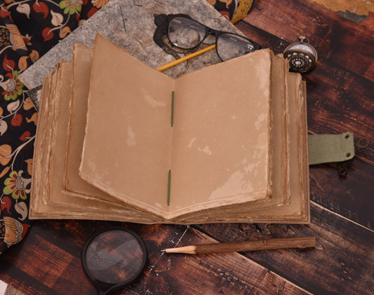 Bee Kind Ledernotizbuch