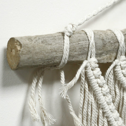 Tapisserie en macramé - Trois vagues