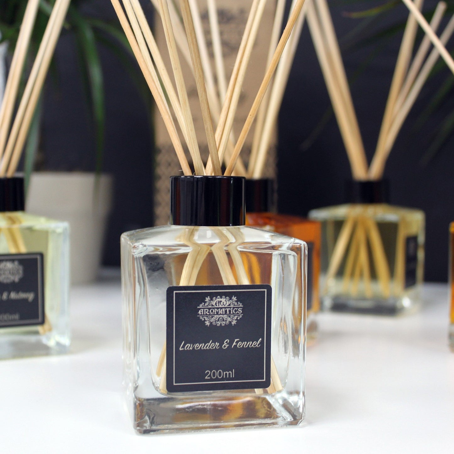 Rattanstäbchen-Diffusor mit ätherischen Ölen – Lavendel und Fenchel