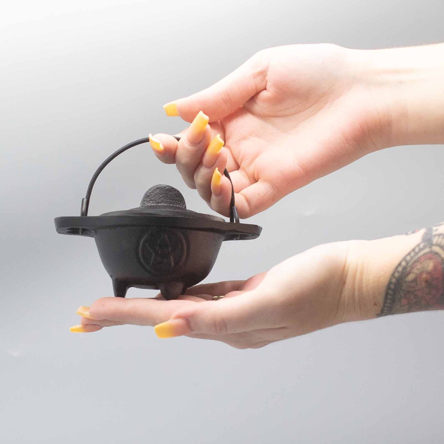 Gusseisenkessel mit Fünfeck 5x9cm