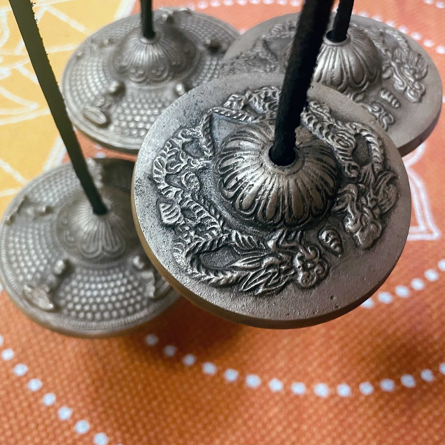 Tingsha tibétain - Cinq Bouddhas - environ 9,5 cm