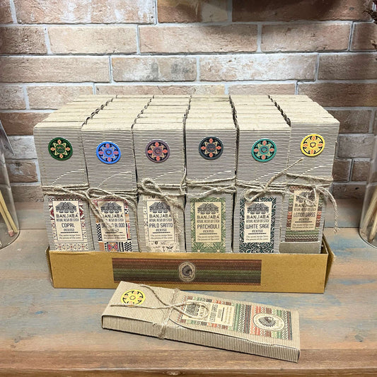 96 x Ritualstäbchen aus Harz – Packung (8 x 12 Düfte)