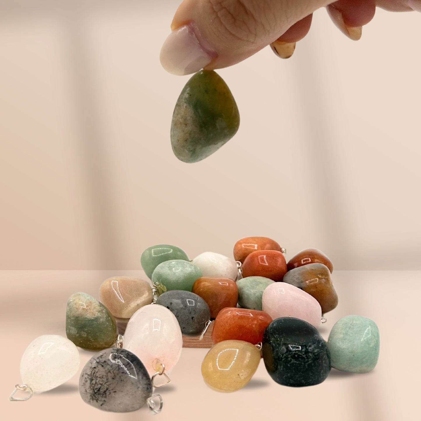 20 x 20 pendentifs mixtes en cristal argenté et pierre sculptée