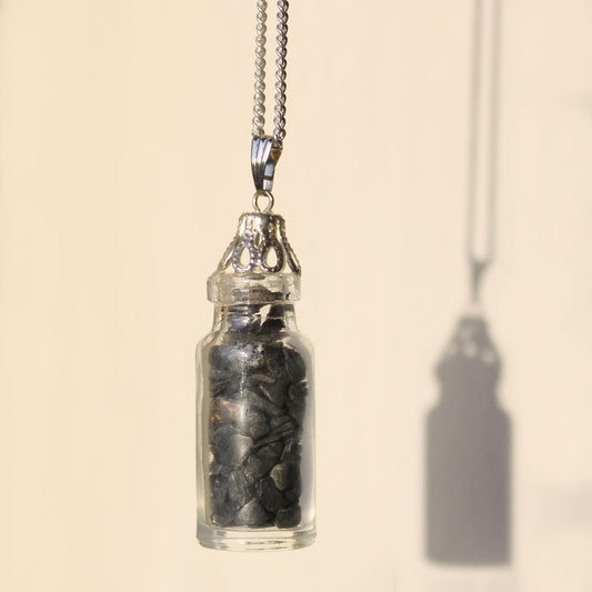 Halskette aus abgefülltem Edelstein - Schwarzer Onyx