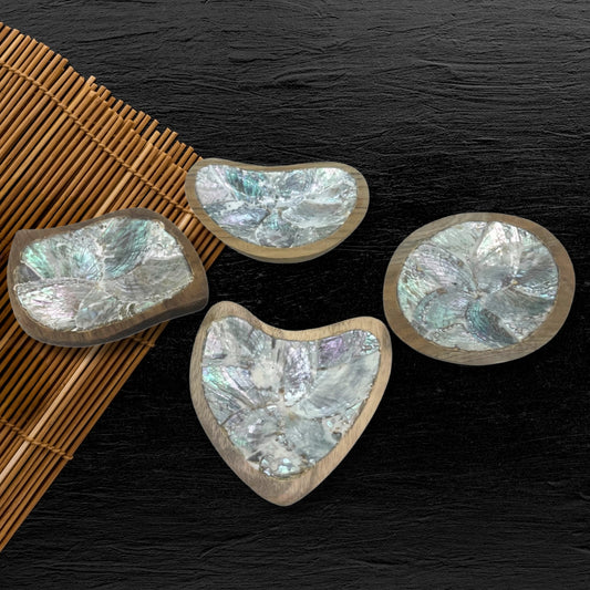 Set mit 4 Mini-Schüsseln aus Teakholz (sortiert)