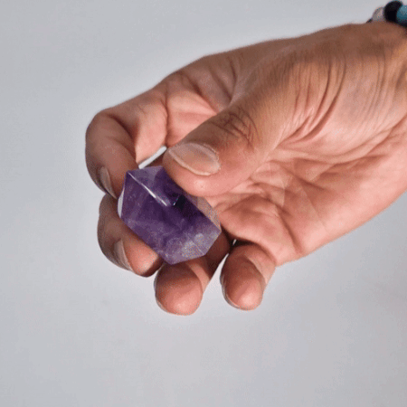 Dunkel gefärbte Amethyst-Spitzsteine – Klein (ca. 4–5,5 cm)