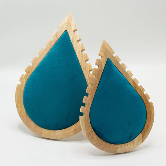 Petit présentoir à colliers en forme de larme 19x13cm