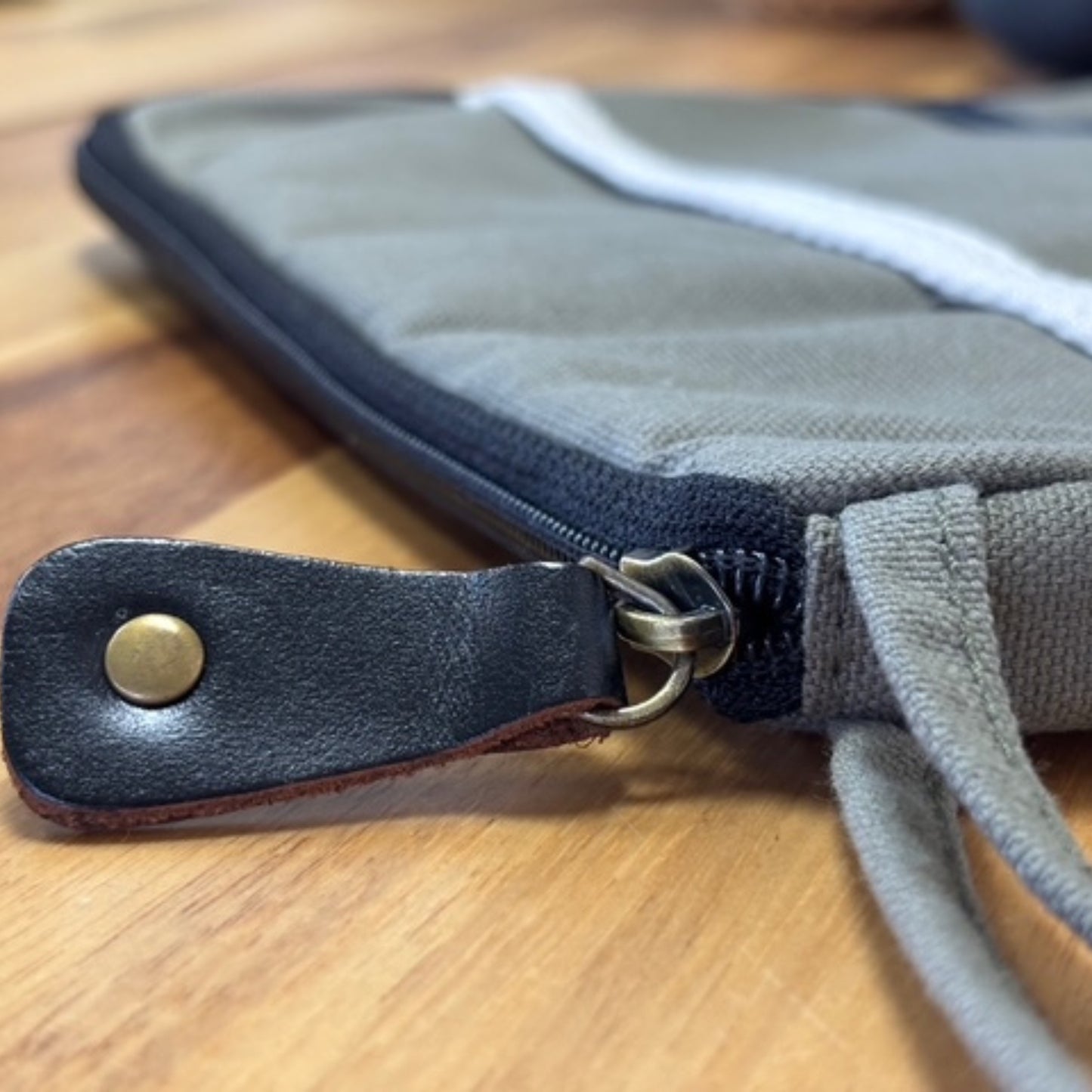 Große Canvas-Laptophülle - Olivgrün