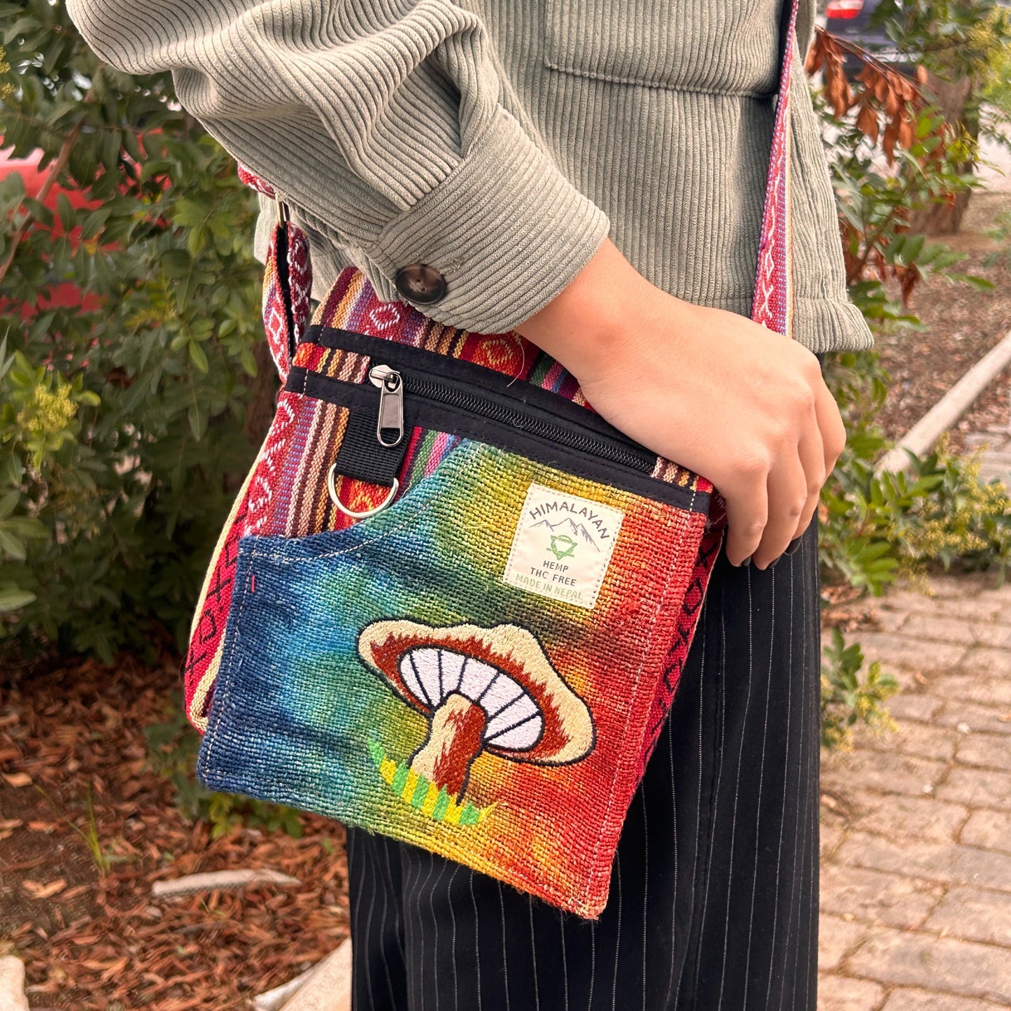 Partytasche mit Hanfstickerei – Orange Pilze