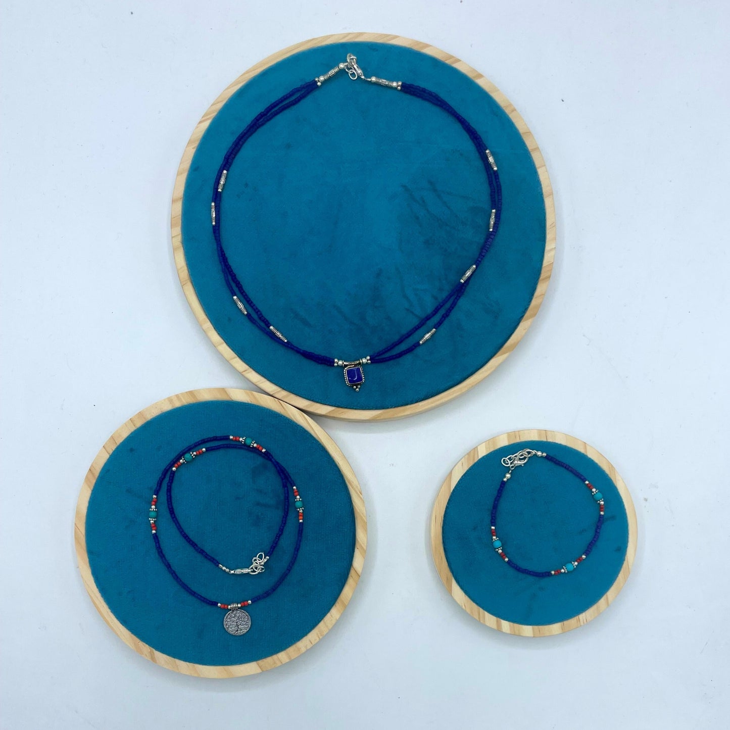 Collier népalais en pierres précieuses extra-fines - onyx bleu et arbre de vie