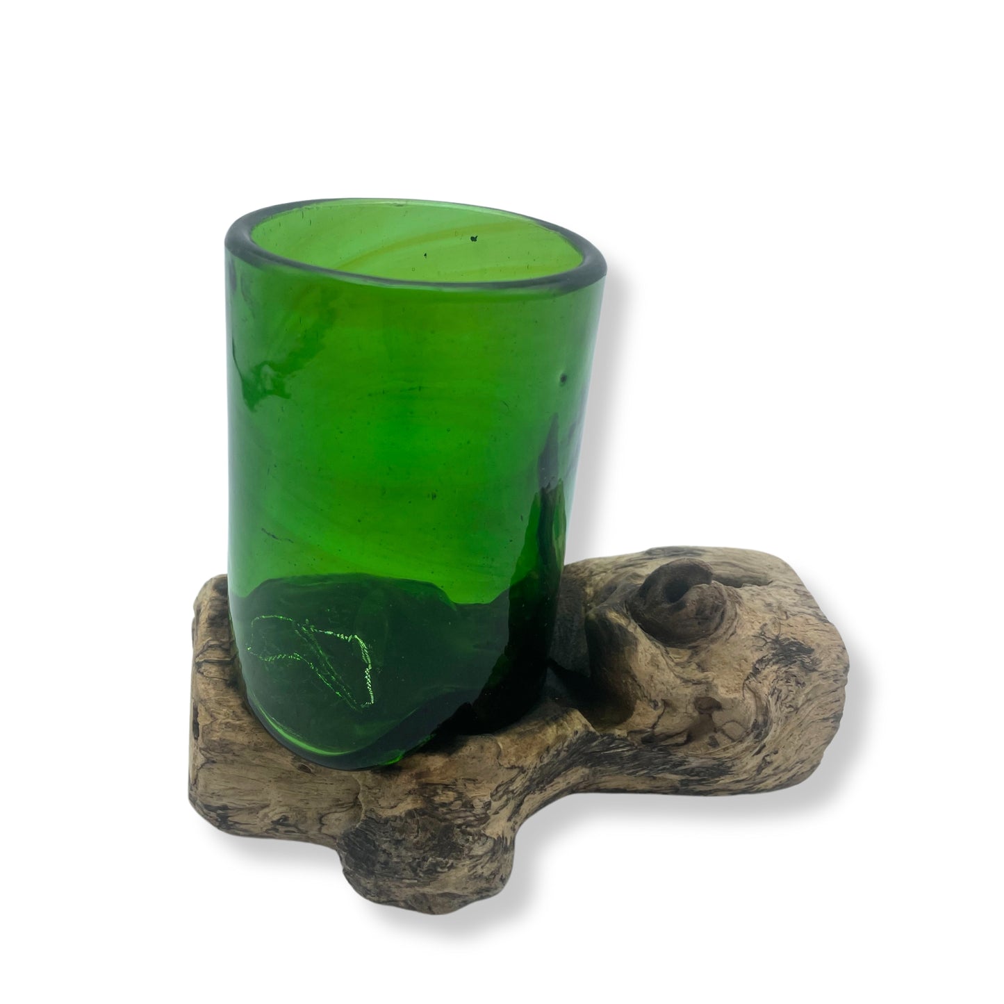 Recycelte Bierflaschen - Whiskyglas auf Holz