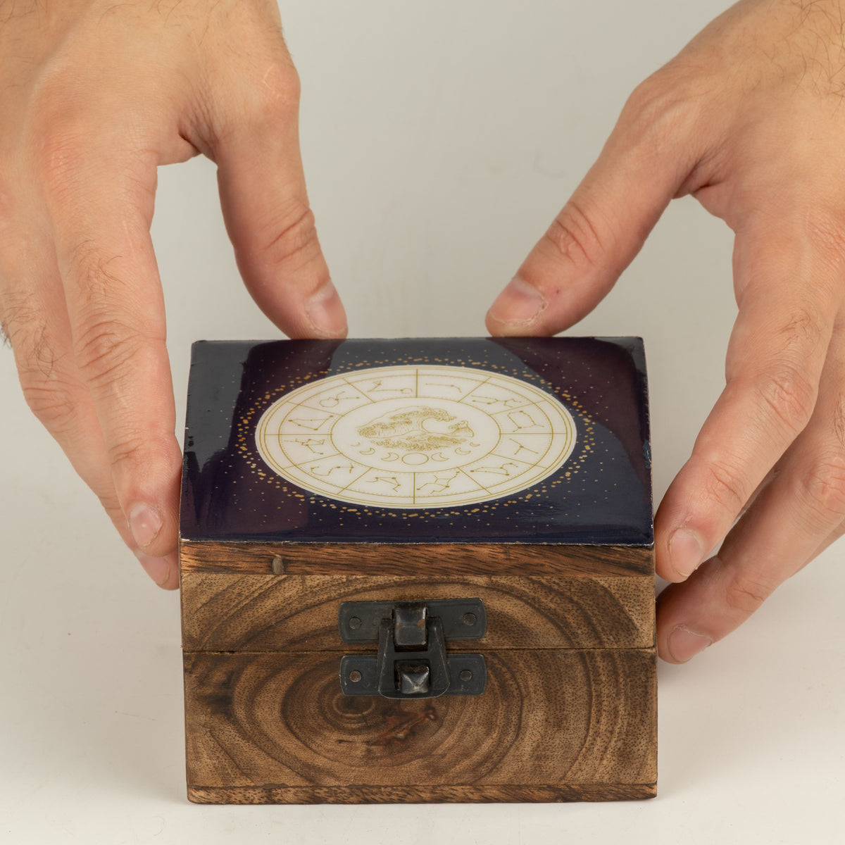 Pequeña caja esmaltada - Acuario