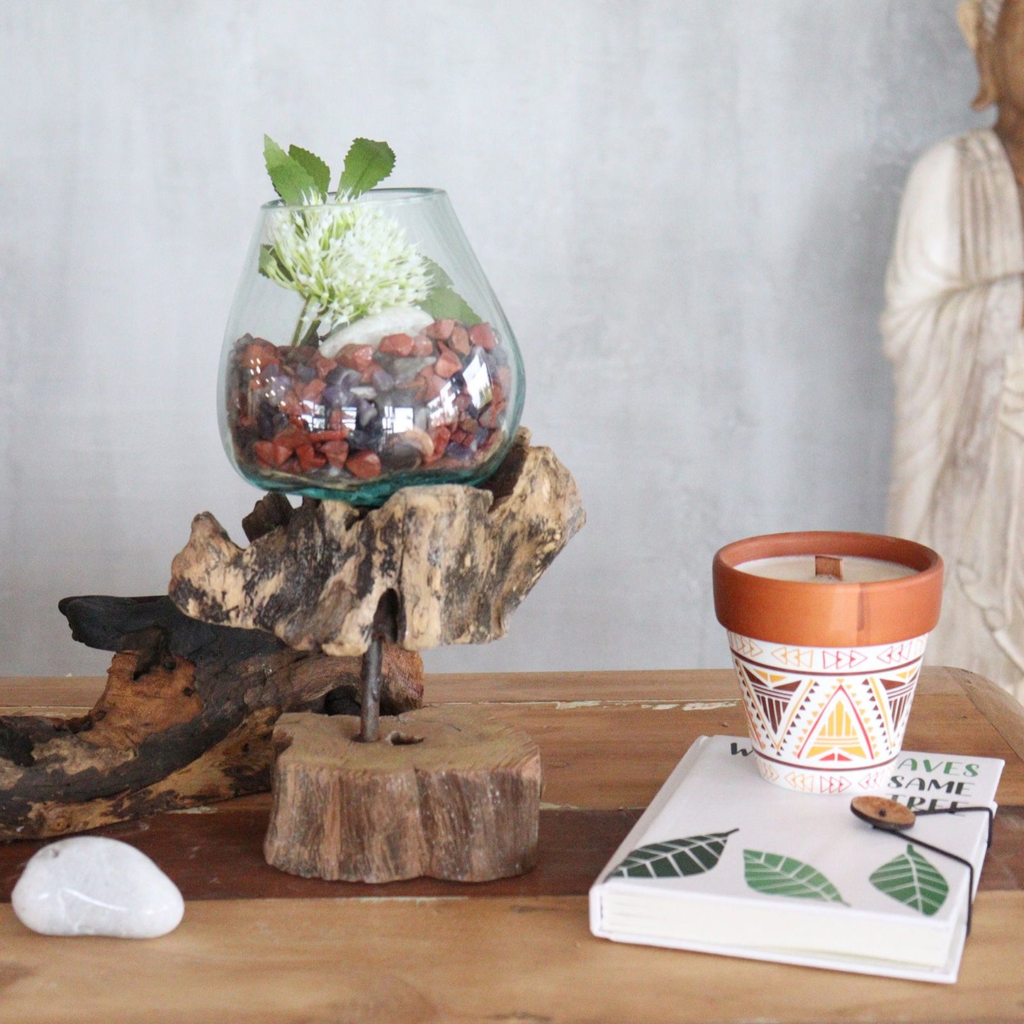 Geschmolzenes Glas auf Holz mit Ständer - Große Schale