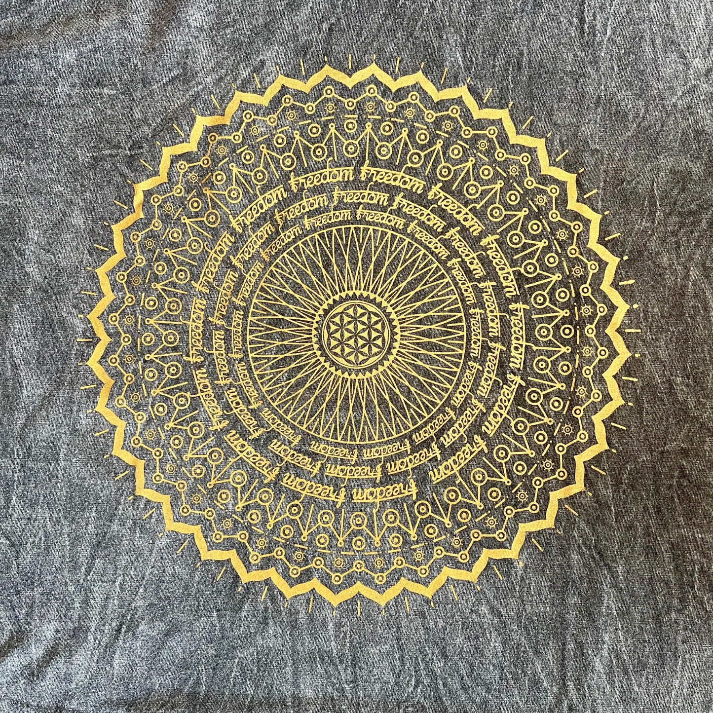 Nomad Sari Großes T-Shirt – Mandala – Dunkelgrau