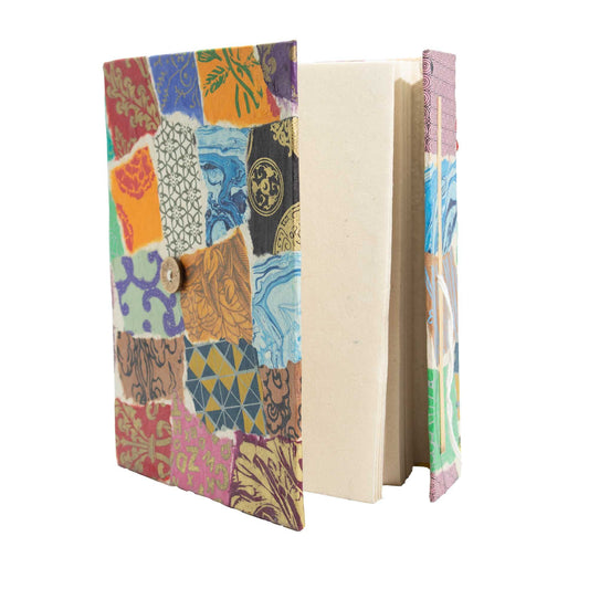 Lokta Patchwork Notizbuch – Groß (21x15cm) – 45 Seiten – Inklusive Lesezeichen – Mehrfarbig