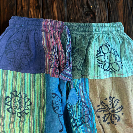 Nomaden-Sari – Pilzhose – Blockdruck-Designs – Grüntöne (110 x 120 cm) L/XL