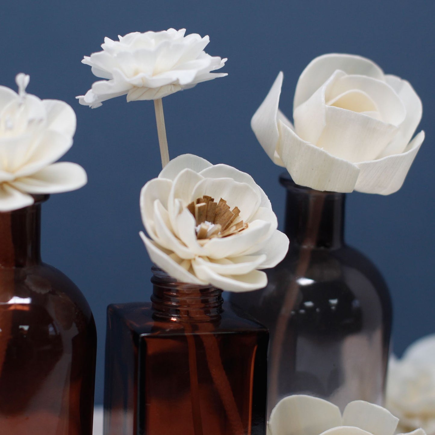 Natürlicher Blumendiffusor – Lilie im Schilf