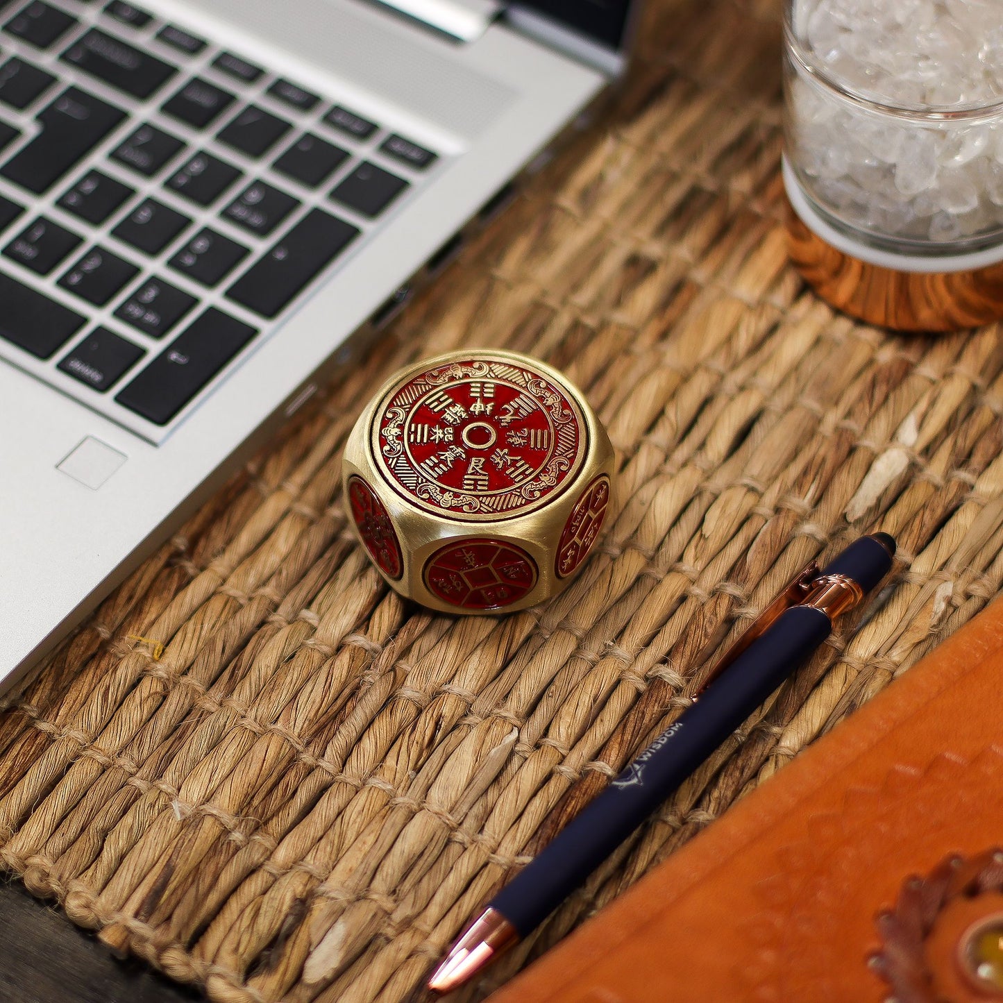Fortuna del Feng Shui - Calendario Rojo y Dados de Moneda - Selector de Fechas Auspiciosas