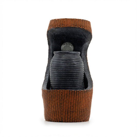 Grande fontaine - 24 x 22 x 48 cm - Boule de cristal aux couleurs changeantes dans une urne grecque placée dans un panier