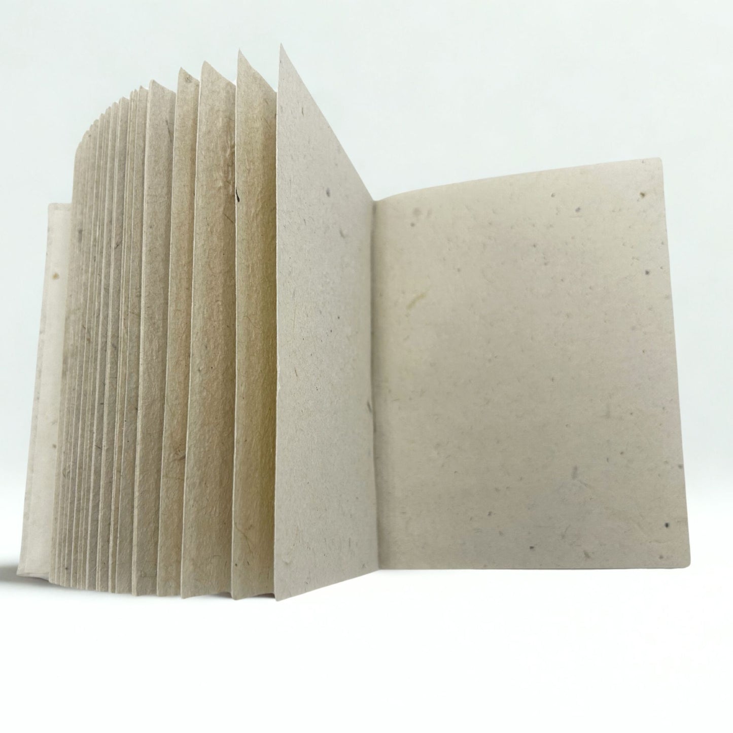 Großes Lokta-Notizbuch – Farbige Blätter (21 x 15 cm) – 45 Blätter