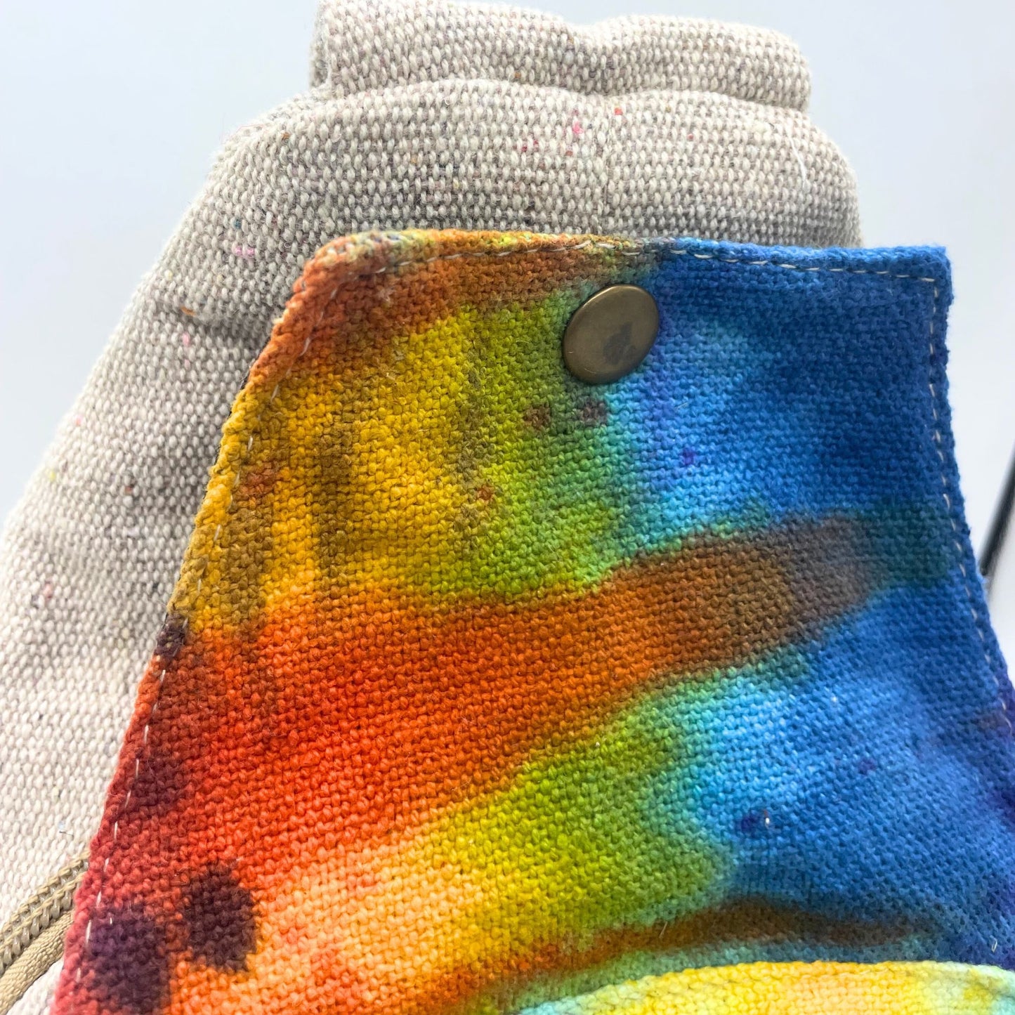 Umhängetasche aus Batik-Hanf