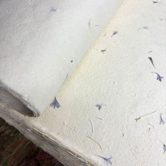 Papier cadeau fait main Lokta - Bleuet