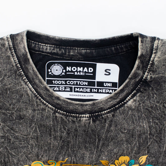 Nomad Sari Gewaschenes Baumwoll-T-Shirt - Kompass des Lebens - Anthrazitgrau - Klein