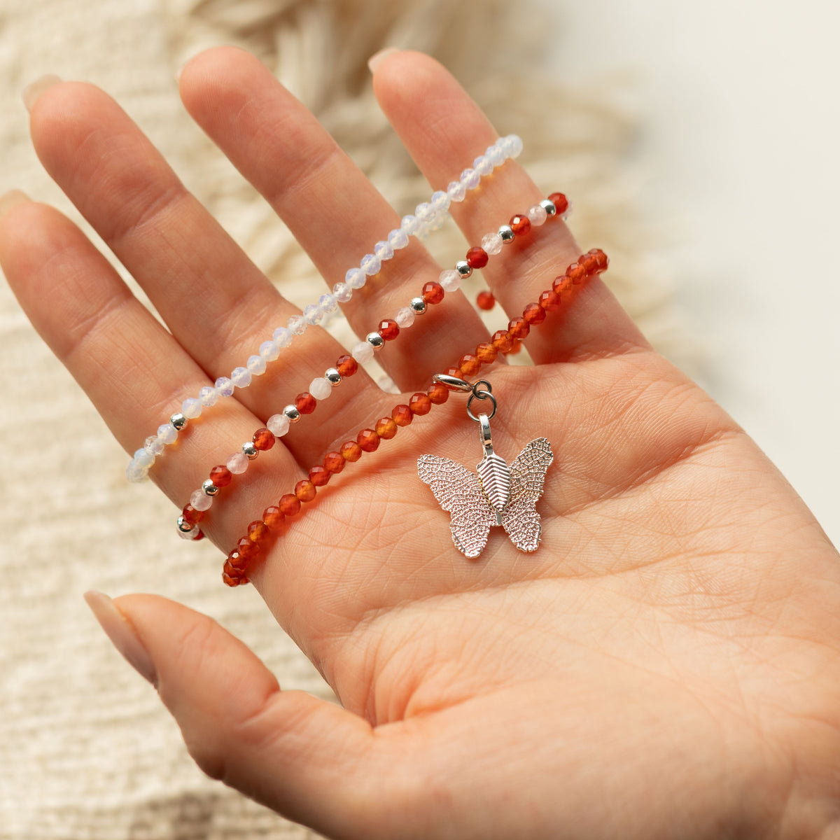 Conjunto de pulseras con piedras preciosas del Espíritu Ninfa - Luna de Sangre