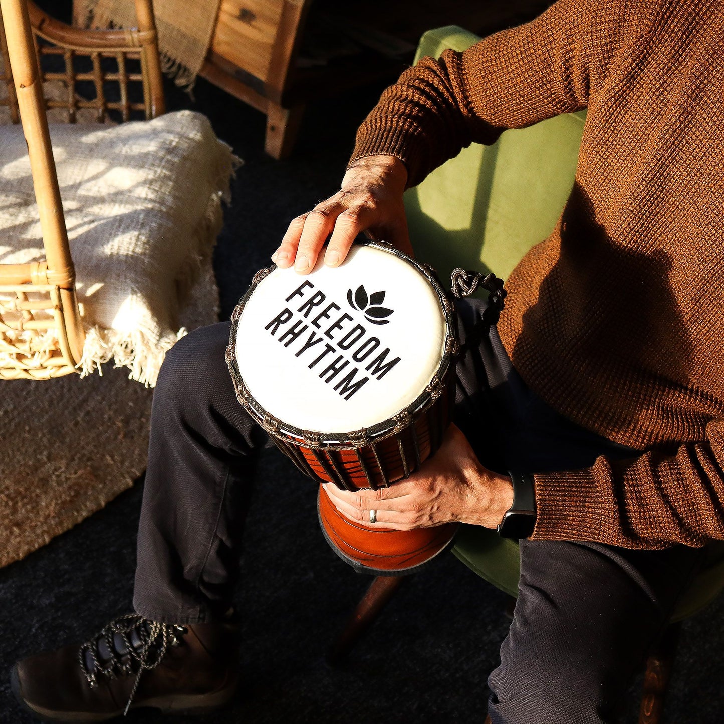 Tambor Djembe Pro Mediano - Ritmo de Libertad (alto) - 40 cm (18 cm de diámetro)