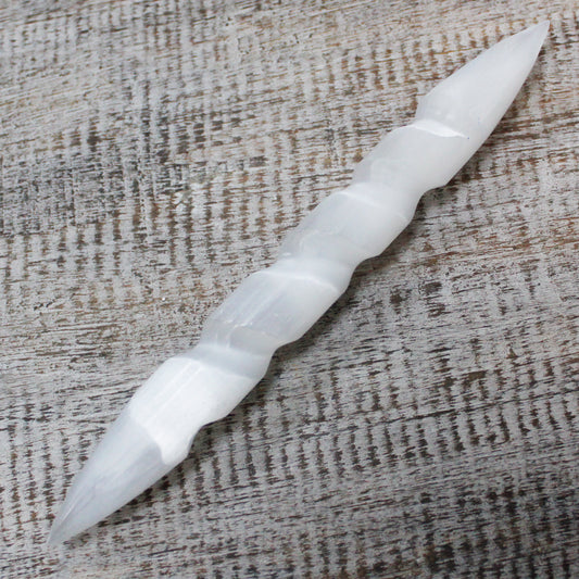 Selenit-Spiralstab – 16 cm (beide Enden spitz)