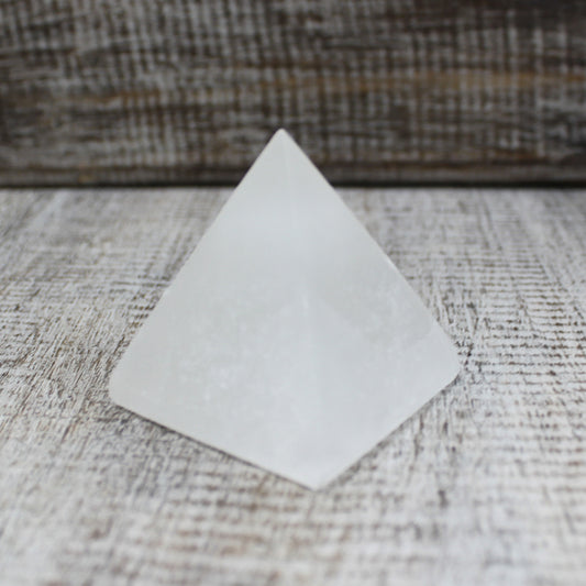 Selenitpyramide - 5 cm