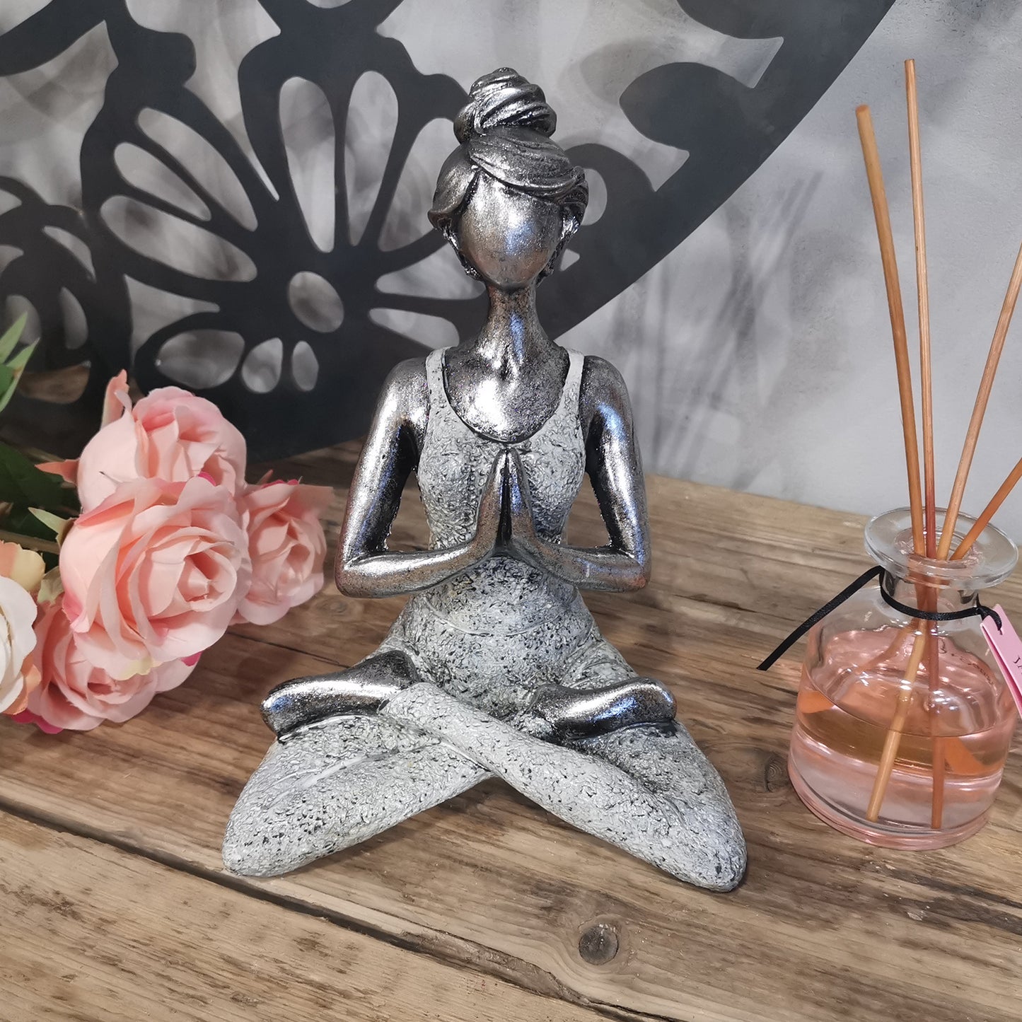 Yoga Lady Figur - Silber &amp; Weiß 24cm