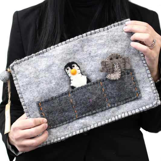 Tablettasche mit Fingerpuppen