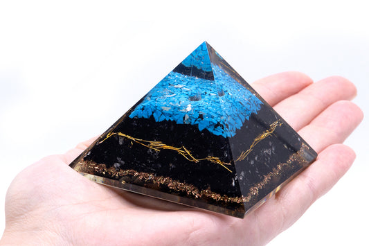 Orgonit-Pyramide, groß, 70 mm – Chakra-Edelsteine ​​– Türkis und schwarzer Turmalin – 70 mm