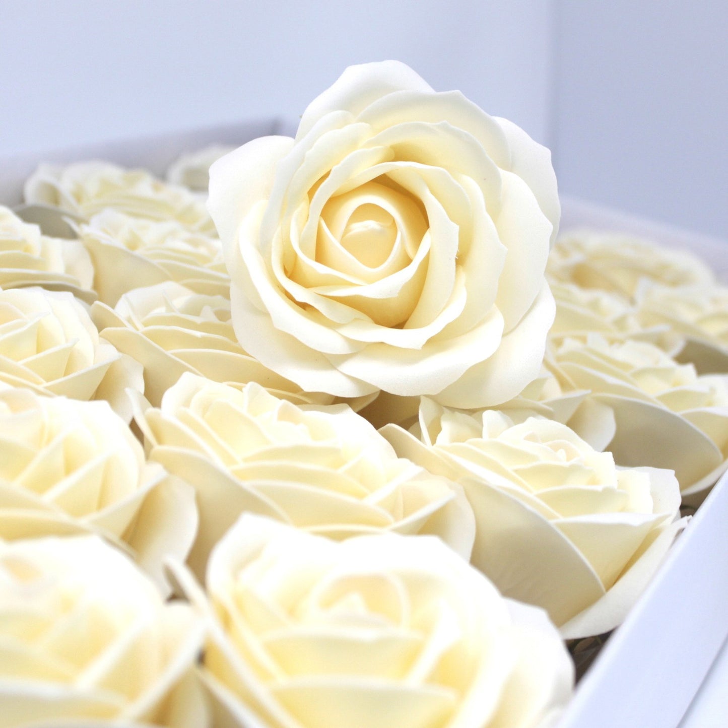 Grande fleur décorative artisanale - Ivoire