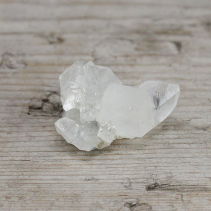 Amas d'apophyllite blanche de 20 à 30 mm