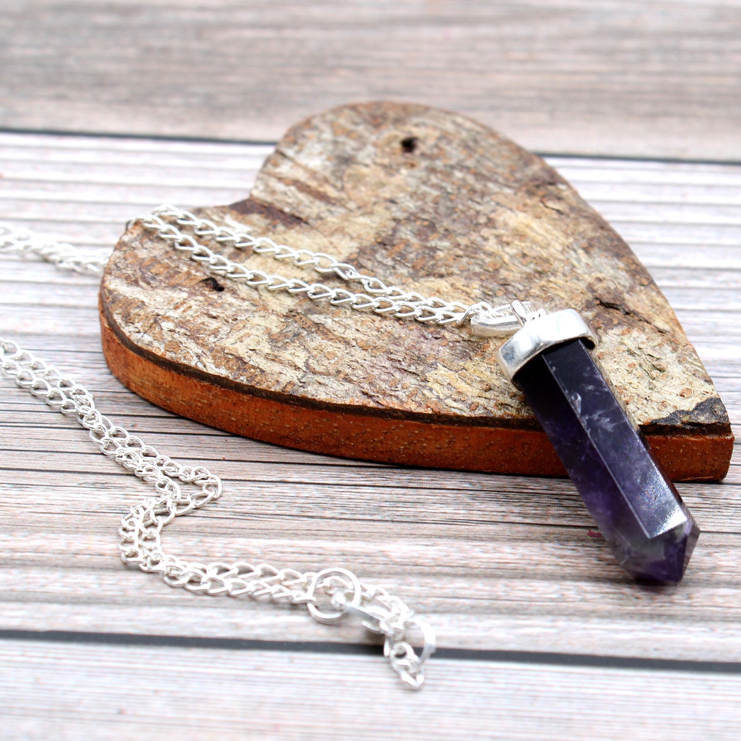 Klassischer Edelstein-Punkt-Anhänger - Amethyst