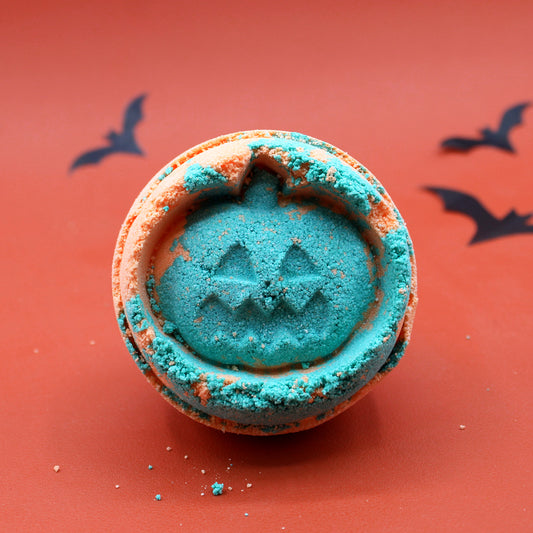 Fenchel- und Orangen-Halloween-Badebombe