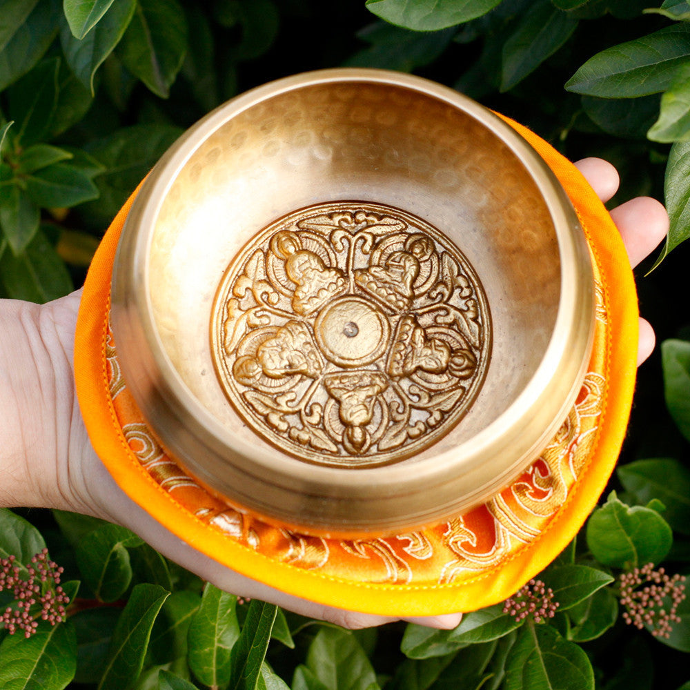Tibetisches Klangschalen-Set – Fünf Buddhas, 10 cm (mindestens 400 g)