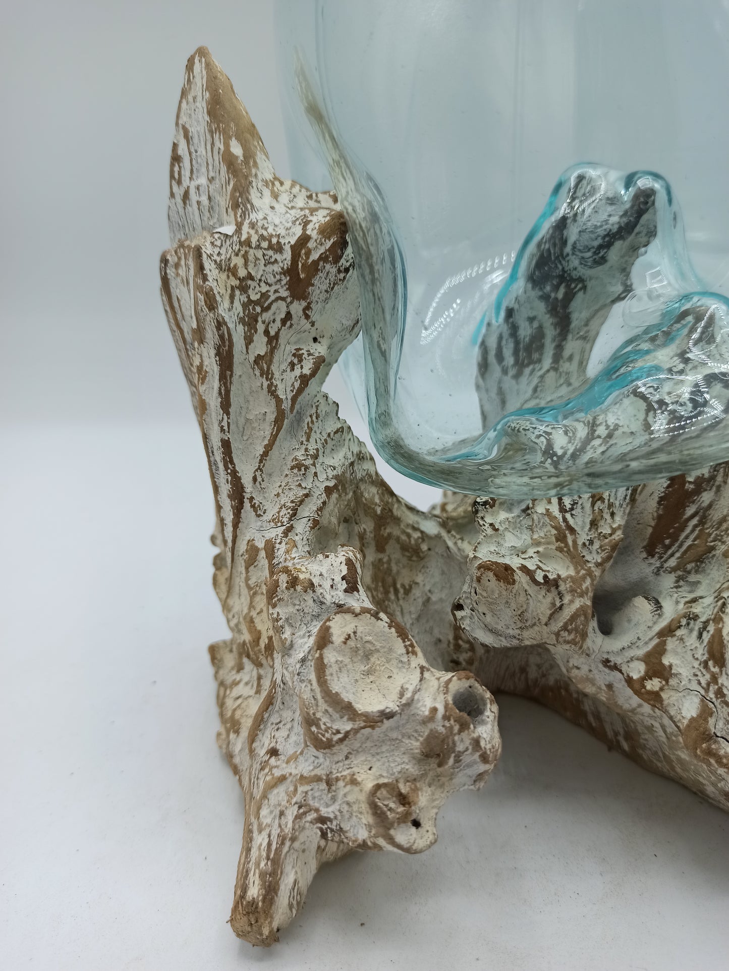 Geschmolzenes Glas auf gebleichtem Holz - Große Schale