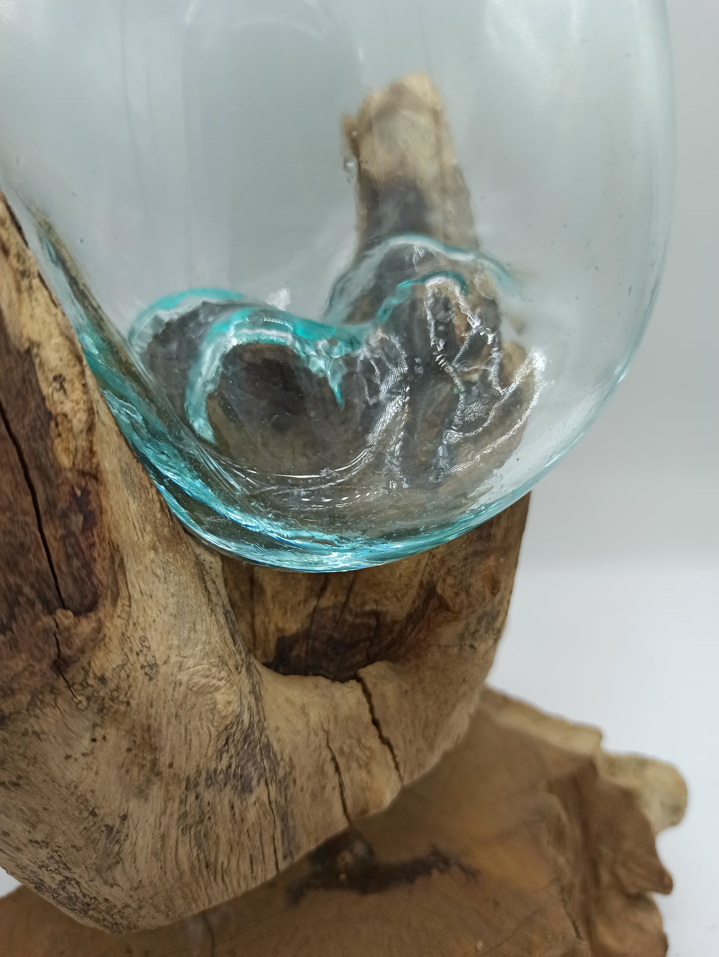 Geschmolzenes Glas auf Holz mit Ständer - Große Schale