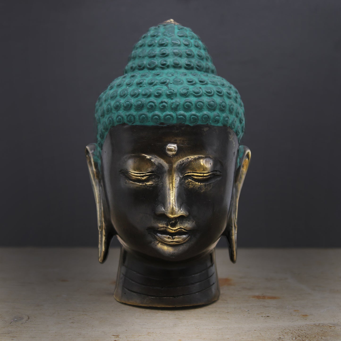 Großer antiker Buddhakopf aus Messing