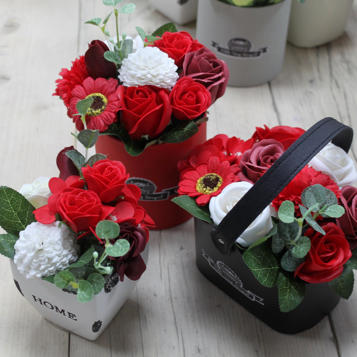 Blumenstrauß Petite Basket - Satte Rottöne