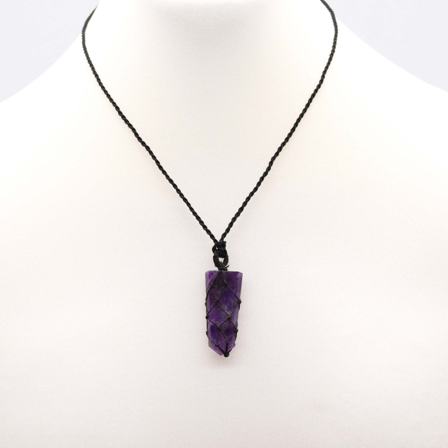 Flacher Anhänger mit Edelsteinen - Amethyst