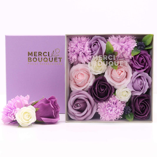 Quadratische Box - Lavendelrose und Nelke